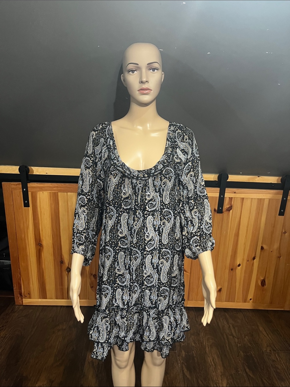 Tolani Black and White Paisley Scoop-Neck Dress 100% Silk